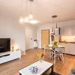Maya'S Residence 51 - Aura 40 *