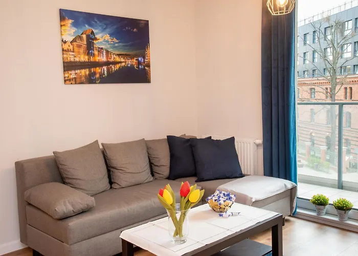 Maya's Flats & 51 - Aura 40 *