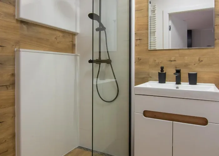 Maya's Flats & 51 - Aura 40 Apartament